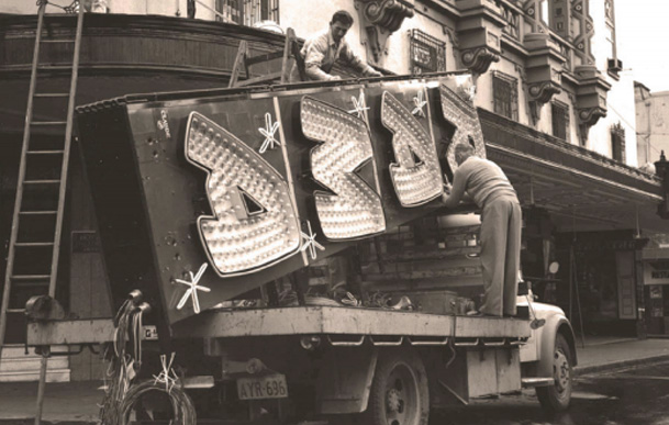 Claude neon неоновая вывеска